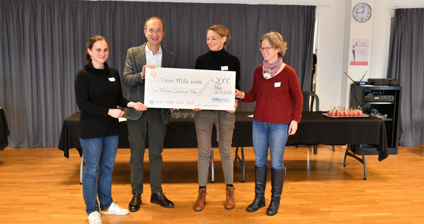 22/11/22 Remise du prix coup de pouce à l’association les petites cantines Pau